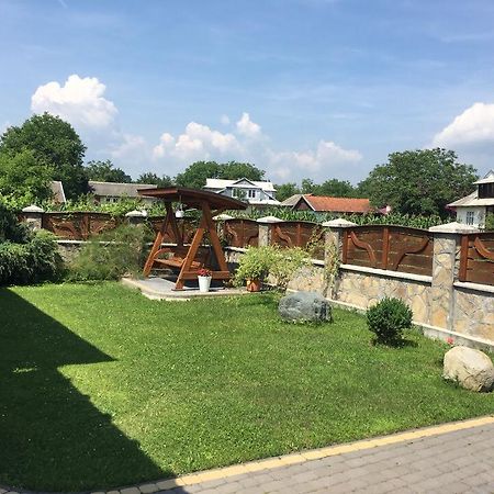 Vacation Home Yabluniv Dış mekan fotoğraf