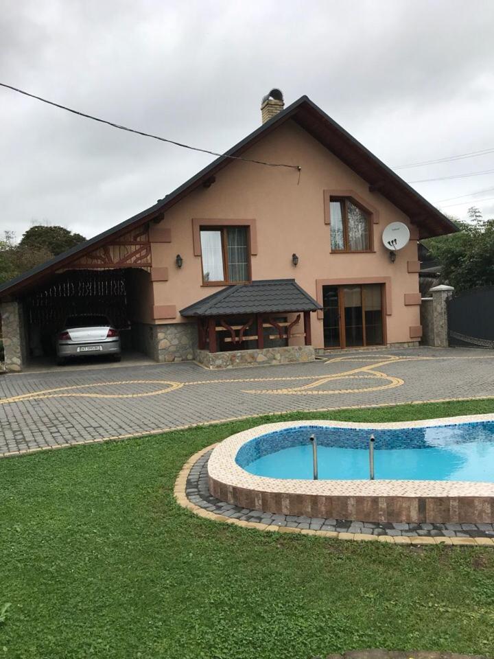 Vacation Home Yabluniv Dış mekan fotoğraf